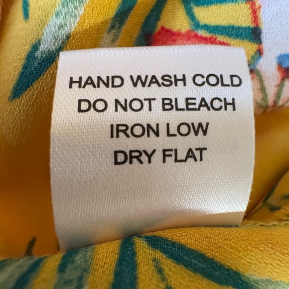 IRIS Floral Yellow Dress outfit w shorts and crop top. Size XL - Picture 9 of 16